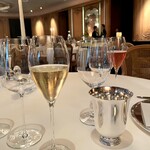 トゥールダルジャン - Champagne Perrier-Jouët Belle Epoque 2014
      シャンパーニュペリエジュエベル エボック