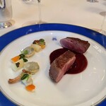 トゥールダルジャン - 幼鴨のローストハスカップソース
      ズッキーニのトゥルビオンとプレットのバルバジュアン