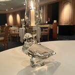 トゥールダルジャン - 鴨はお客様が帰ると出口の方に向くらしい！