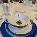 トゥールダルジャン - 爽涼なフヌイユのヴルーテ
      オシェトラキャヴィアとエピス香る雲丹のブランマンジェ