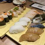 銀のさら - 日替わり軍艦と甘鯛、鰻、えんがわ、生エビ、漬け真鯛、しめ鯖、海鮮巻き