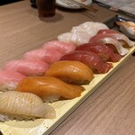 銀のさら 岐阜北店 - 中トロ、ホタテ、漬け真イカ、漬けサーモン、漬けマグロ、漬けハマチ