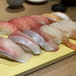 銀のさら - 中トロ、トロサーモン、ハマチ、生エビ