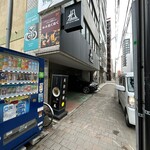 175°DENO担担麺 - 店舗前の通路