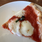 pizzeria da ENZO - 薄生地なのでチーズやソースの美味しさが際立ちます