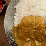 ロースカツ定食 修 - カツカレー1400円（大盛りです）左