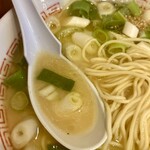 ら～めん山家 - ここならではのうまいスープです♪