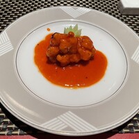 金香楼 - 【ヌーベルシノワ 吉祥】フカヒレ壷煮・牛ヒレ・魚など高級食材＋乾杯スパークリングワイン含む1ドリンク
                      白身魚の甘酢風味