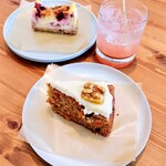 リリーズカフェ - 料理写真:■キャロットケーキ
■フランボワーズチーズケーキ
■桃すももソーダ