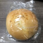 丸十ベーカリー - クリームパン