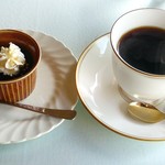 カフェデミール - Café de Miel ＠西葛西 パスタに付くデザート（コーヒーゼリー）と飲み物はホットコーヒーで