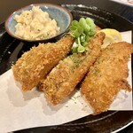 居酒屋はまちゃん - アジフライ（自家製タルタルソース）550円　タルタルソースにしぶりがっこ！アジフライは白飯も欲しくなる。