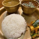 ネパールステーション - ダルバットセット 880円