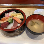 福寿司 - ちらし　600円