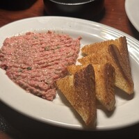 カルネジーオ イースト - 