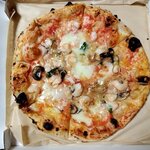 真鶴ピザ食堂 KENNY - 塩辛と海老のトマトクリーム（2024.5）