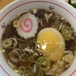 中華そば ひかり - チャーシュー・メンマは器の底に…