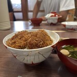 千歳屋 - ヒレカツ３枚　多いな！