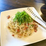 ピッツエリアバール　CACTUS　D'ORO - ・しらすと大葉ととびこの梅肉風味　冷製パスタ　生パスタ（乾麺に変更）