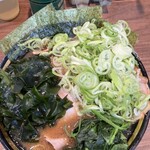家系ラーメン王道家直伝 との丸家 八千代店 - 