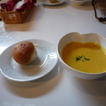 ブリラーノ - 自家製黒胡麻パンとスープ（友人）