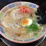 大砲ラーメン - トッピングはゴマと紅生姜♪