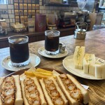 アマゾン - 海老カツサンドとモーニングの卵ときゅうりサンド