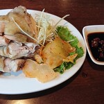 呂桑食堂 - 鶏を蒸したもの