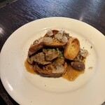 オー・ガラージュ - 砂肝と白ネギのクロワッサン 俺おっさん、誰がおっさんやねん？（1,600円）