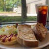 ときめぐる、カフヱー。 - オムレツ、サラダがしっかり付いてます。ナス、ピーマン、ウインナーは茹でてるのかな？意外に手間をかけてる様に思いました。