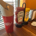 YUMMY BURGER - 卓上