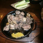 もも鐵 - 鶏のもも焼き（900円）