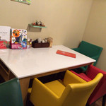 ゆるり 中華食堂 癒食同源 - 絵本もあったり、子連れでも楽しめそう♪