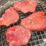 なんば黒毛和牛焼肉 霞 - 