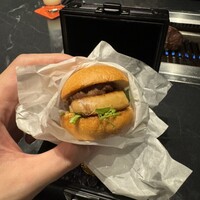 VinIX - ヴァンクバーガー　2,500円