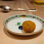 リストランテ ラ・バリック トウキョウ - アミューズ　オリーブの豚肉詰めフリット