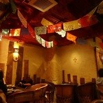 エルボラーチョ - 木の床に土壁が温かみがあります。