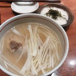 テールスープとトロロ