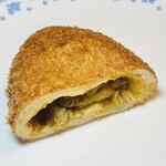 ブーランジュリ シマ - スパイスチキン揚げカレーパン