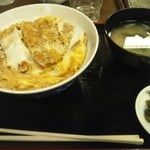 先頭館 - カツ丼850円。