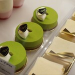 パティスリートレカルム - ケーキショーケース