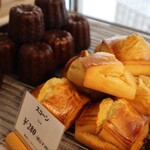 パティスリートレカルム - スコーンとカヌレ