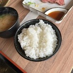 焼肉 しゃぶしゃぶ 石田屋。 - 艶ありごはん。おかわりできます。