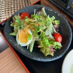 焼肉 しゃぶしゃぶ 石田屋。 - サラダ美味しい。甘いミニトマト。