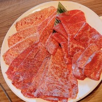 焼肉うしごろ 新宿三丁目店 - 