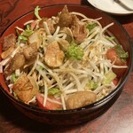 焼き鳥 庭鳥 - 皮パリパリサラダ