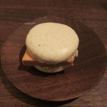 ルブトン - フォアグラのマカロン