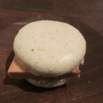 ルブトン - フォアグラのマカロン