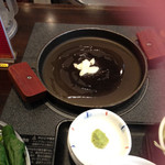 Nikuyano Shoujikina Shokudou - ニンニクと油で焼きます