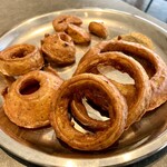 ジョニーのビリヤニ - 新タマネギのインド風天ぷら